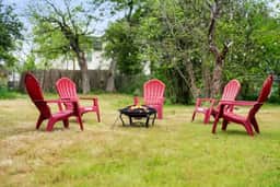 Austin Backyard Retreat w/ Pool - Image 4