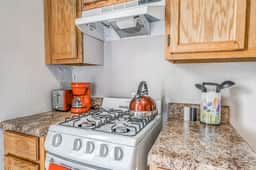 Chic Midtown Apartment Near Zoo, Park and Museums - Image 3
