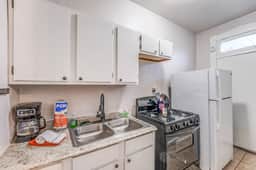Cornerlight Haven | 6 Min to Overton Square - Image 5