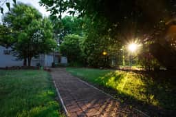 Downtown Dream Casa Near Chico State, Private Yard - Image 3