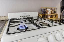 Freshly Renovated 1BR Near Beale and Downtown - Image 3
