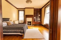 Historic Midtown Apartment - Image 3