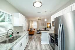 Saint Pete Hideaway: Cozy Urban Escape Oasis - Image 5