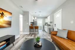 Saint Pete Hideaway: Cozy Urban Escape Oasis - Image 3