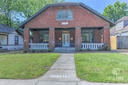 Spacious 3-in-1 Vintage Brick Escape - Image 2