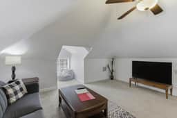 The Hideout Loft - Tranquil Stay - Image 2
