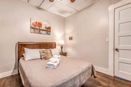 The Vance Corner Suite | Bright & Relaxing - Image 4