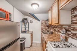 The Willett Loft | Spacious 2BR Escape in Memphis - Image 5