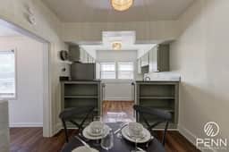 Urban Retreat in Historic Memphis - Image 4