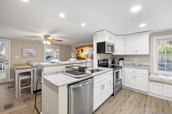 3BR Guest Escape w/ Pool & Theater - Image 3