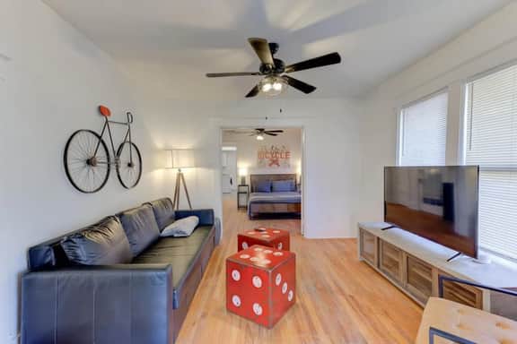Charming Cooper-Young Flat in the Heart of Memphis - Image 2