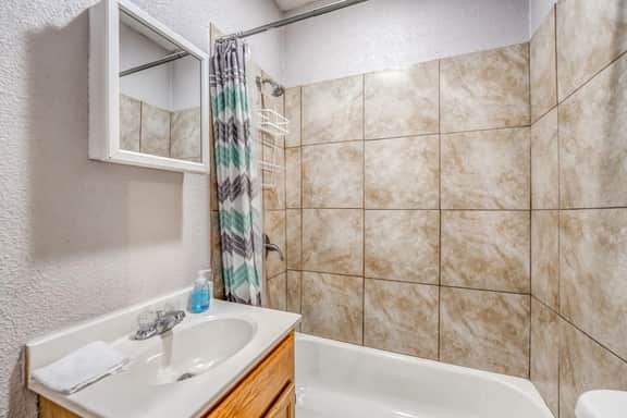 Chic Midtown Apartment Near Zoo, Park and Museums - Image 5