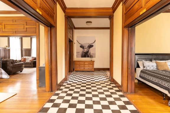 Historic Midtown Apartment - Image 4