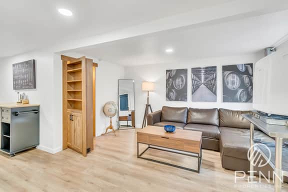 Midtown Gem with Secret Speakeasy - Image 4