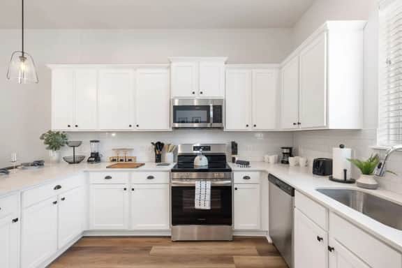 Modern Magnolia Cottage | Pool & Gym Access - Image 4