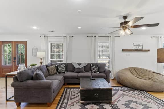 The Given House | Modern Midtown Stay - Image 2