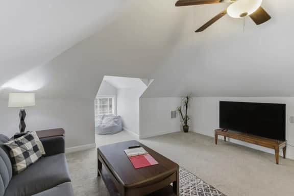 The Hideout Loft - Tranquil Stay - Image 2