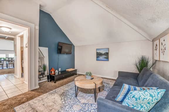 The Willett Loft | Spacious 2BR Escape in Memphis - Image 2