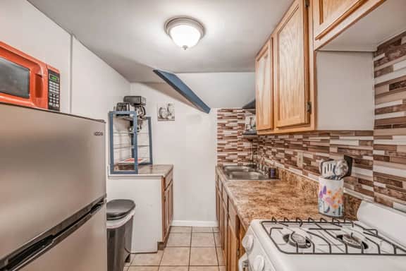 The Willett Loft | Spacious 2BR Escape in Memphis - Image 5
