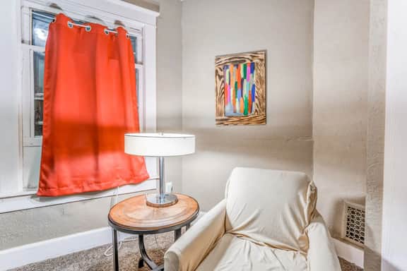 Urban Comfort Nook - Walk to Overton Park - Image 4