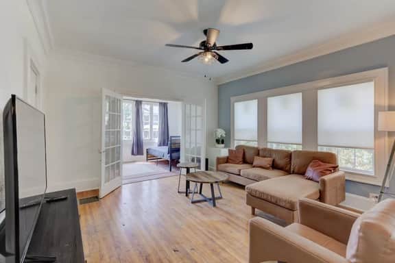Walk to Overton Park & Zoo | Stylish & Central Apt - Image 4