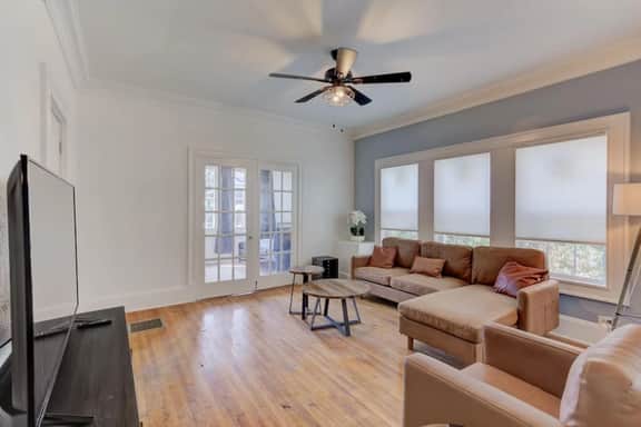 Walk to Overton Park & Zoo | Stylish & Central Apt - Image 3